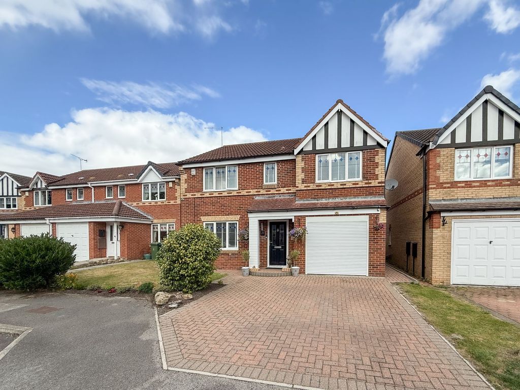 Property photo 1 of 12 External