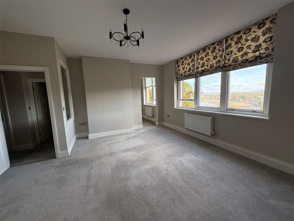 Property photo 3 of 11 Picture No. 04