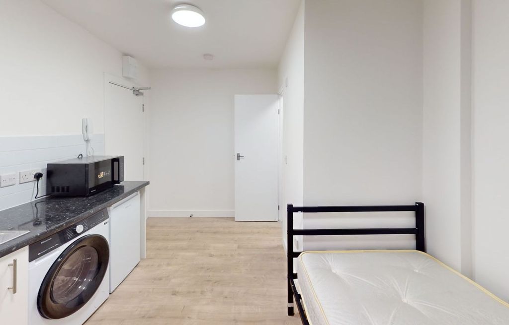 Property photo 1 of 4