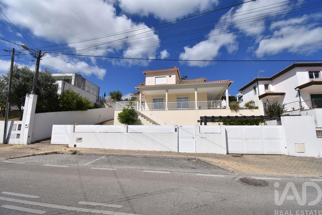 Property photo 2 of 36