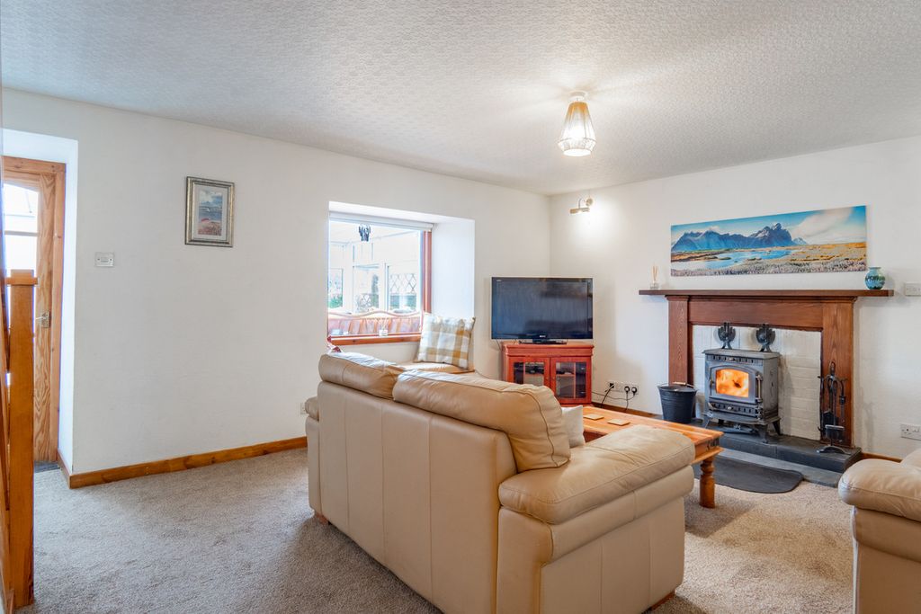 Property photo 3 of 40