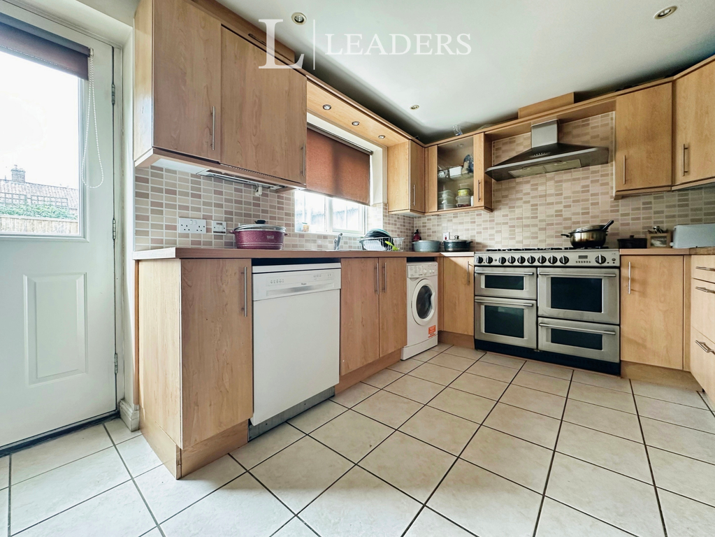 Property photo 2 of 14 Kitchen