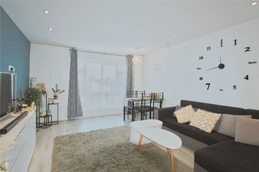 Property photo 3 of 15 Picture No. 02