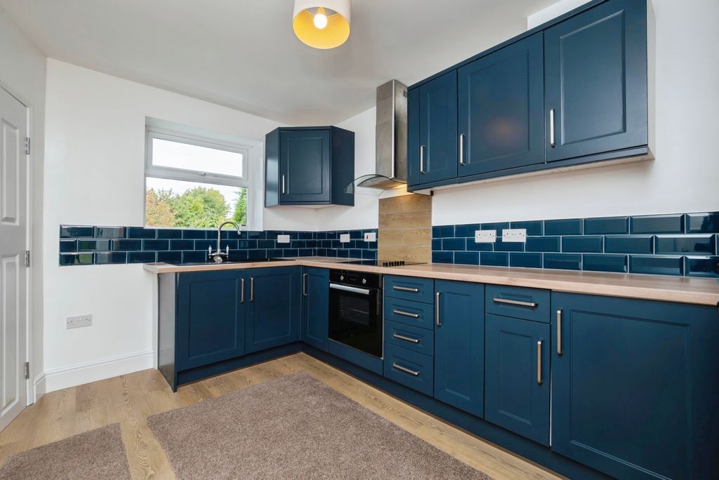 Property photo 3 of 17 Photo