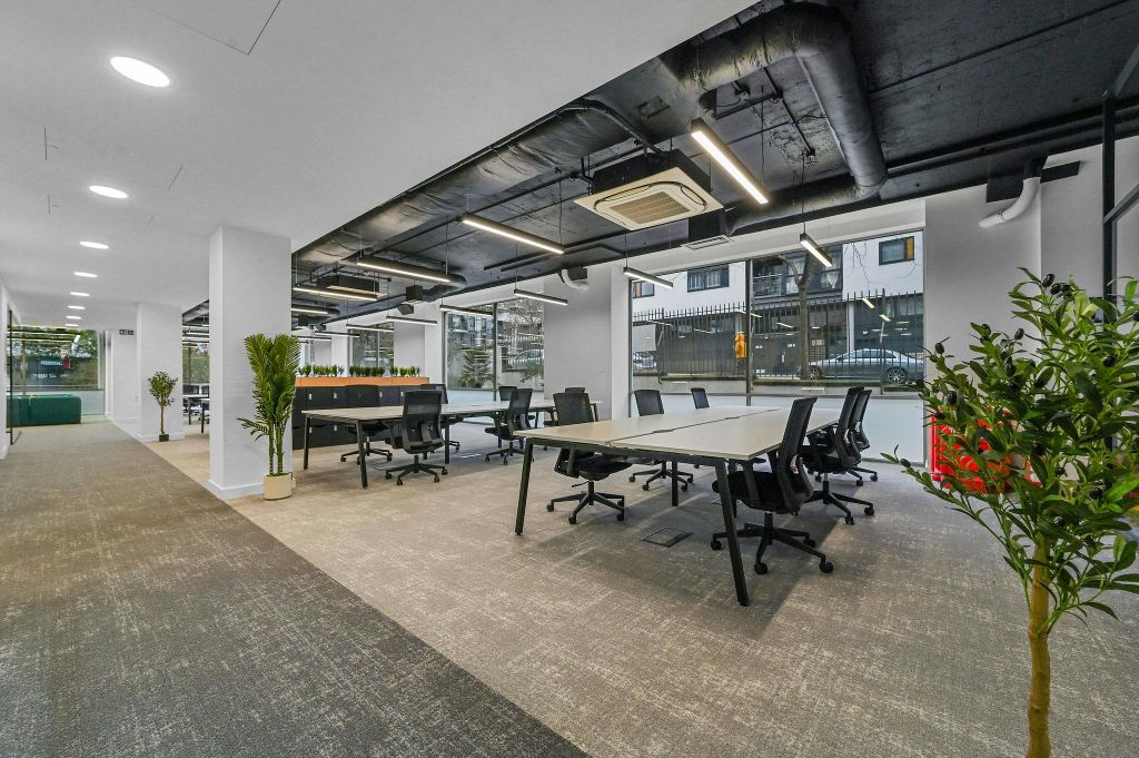 Property photo 1 of 7 Pt-Bc-135Shepherdesswalk-12.Jpg