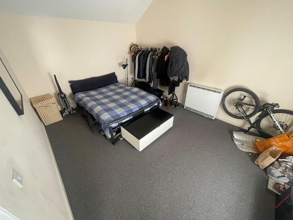 Property photo 3 of 5