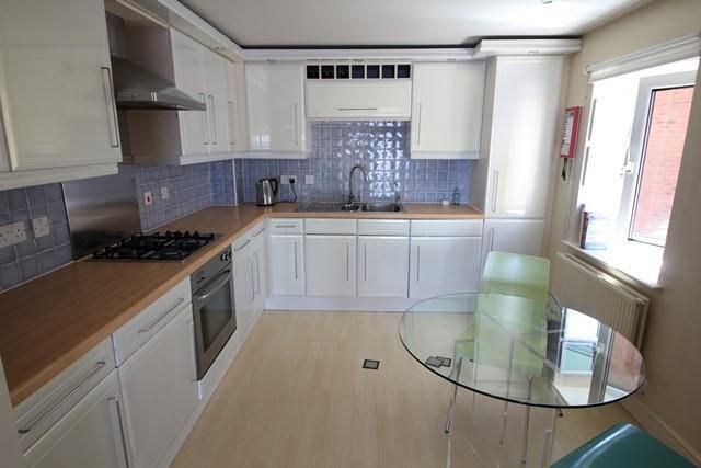 Property photo 2 of 9 Kitchen 2.Jpg