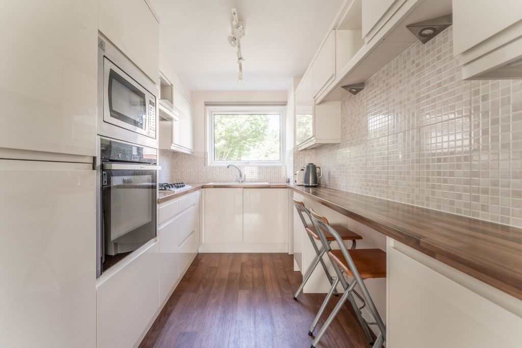 Property photo 1 of 13 5245181