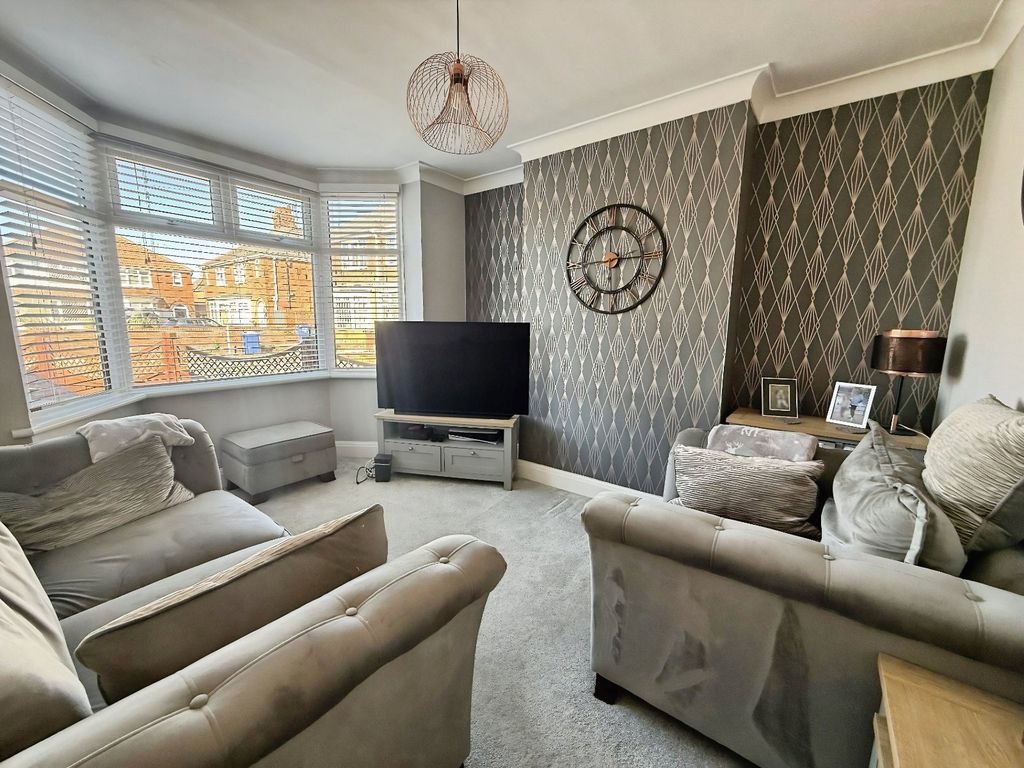 Property photo 3 of 14 Living Room