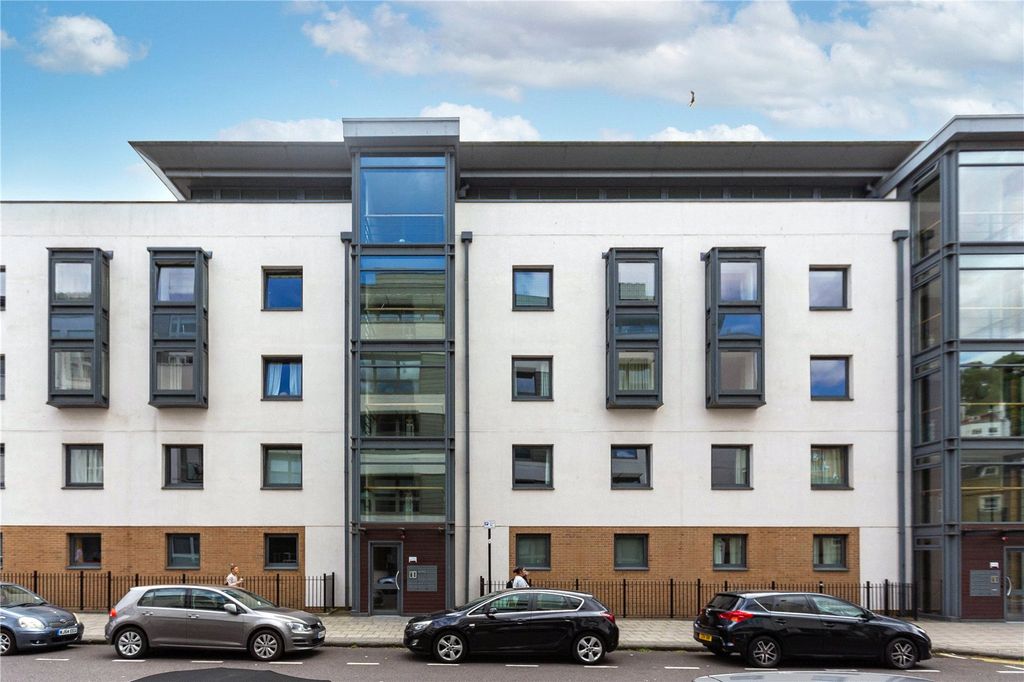 Property photo 2 of 12 Picture No. 10