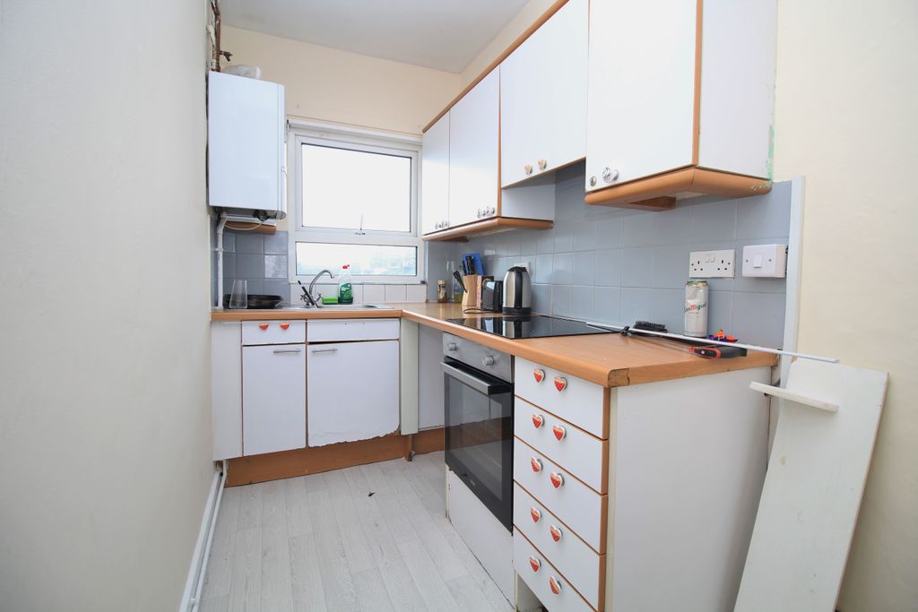 Property photo 2 of 9 34