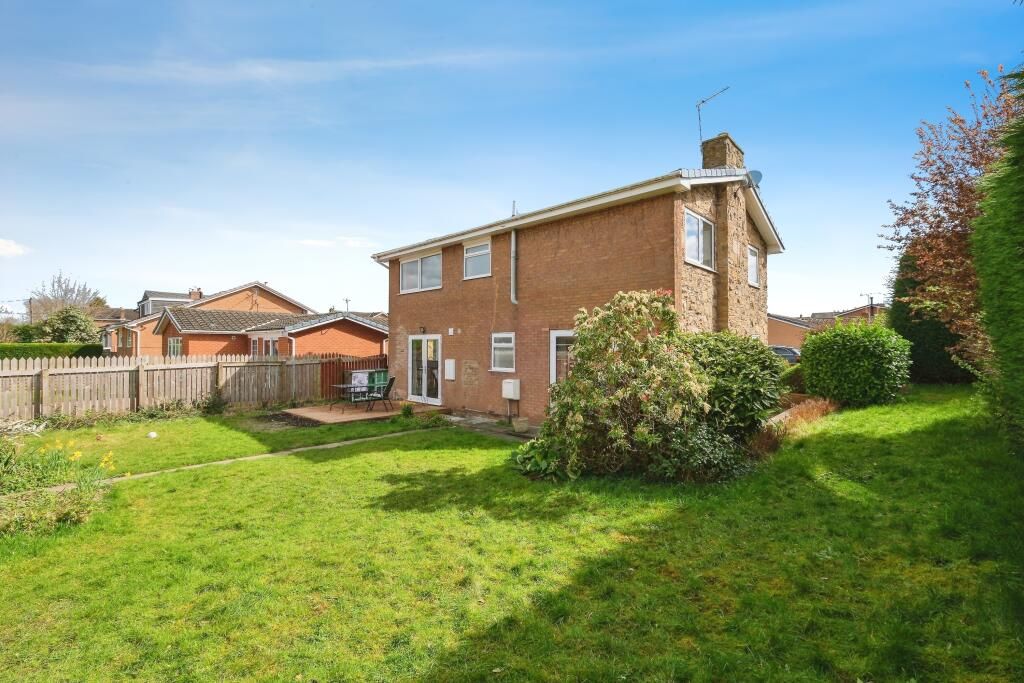 Property photo 2 of 18