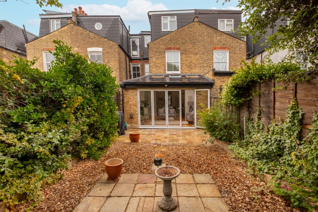 Property photo 3 of 13