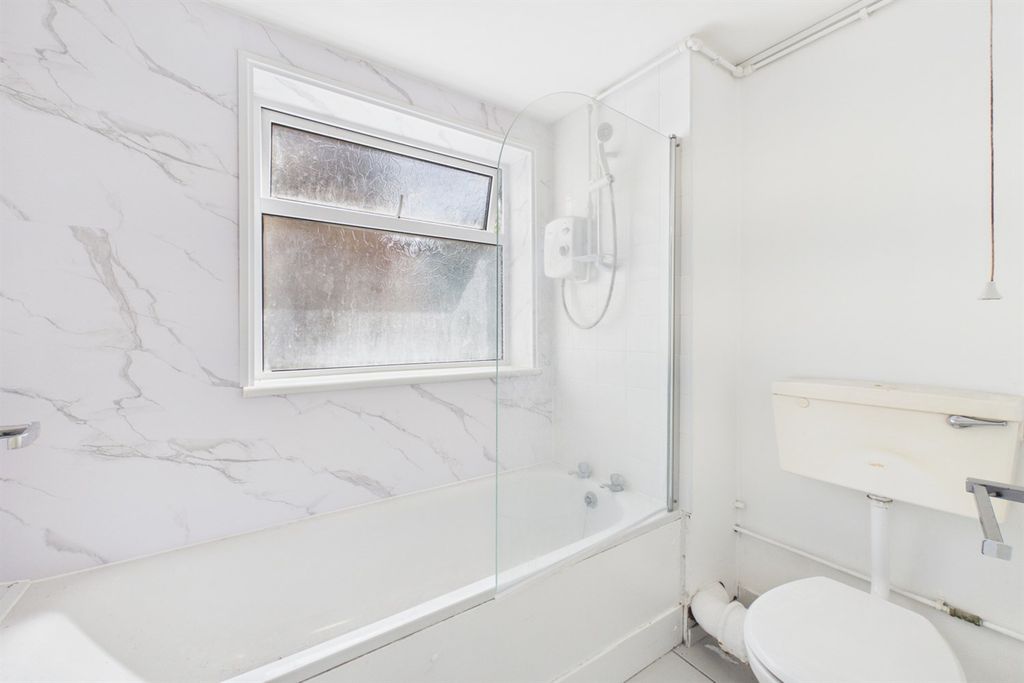 Property photo 3 of 6 Bathroom