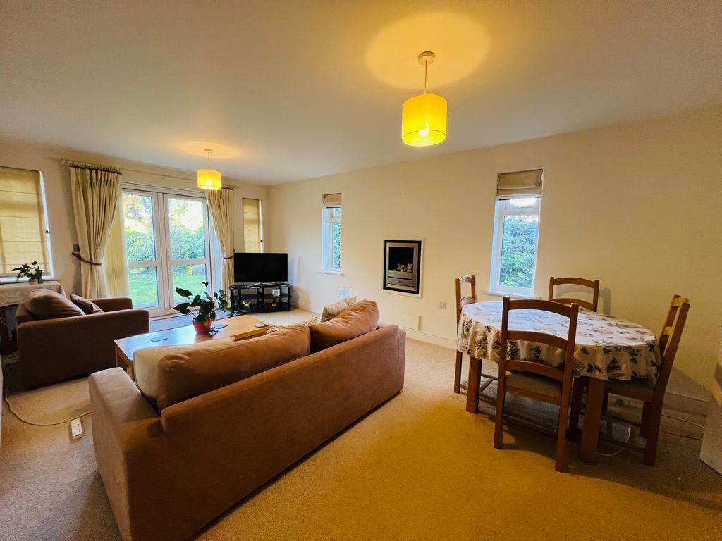 Property photo 3 of 15 Living Room