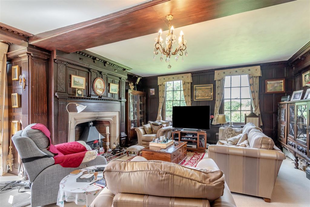 Property photo 2 of 15 Lounge