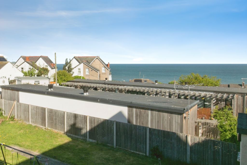 Property photo 2 of 15 Sea View