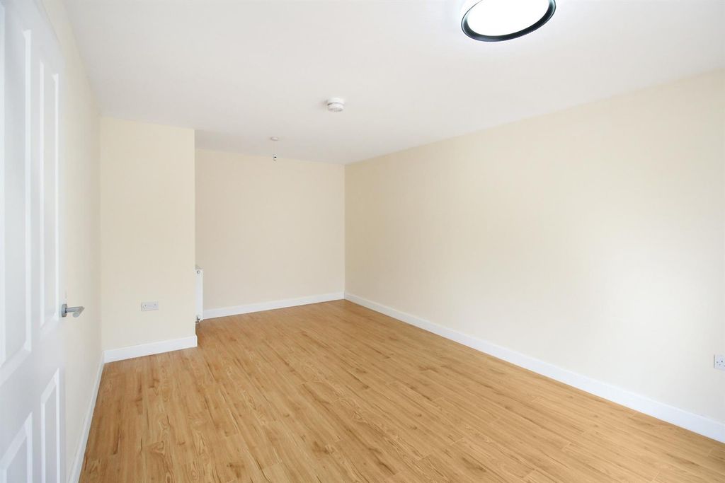 Property photo 3 of 23 Lounge 1A.Jpg