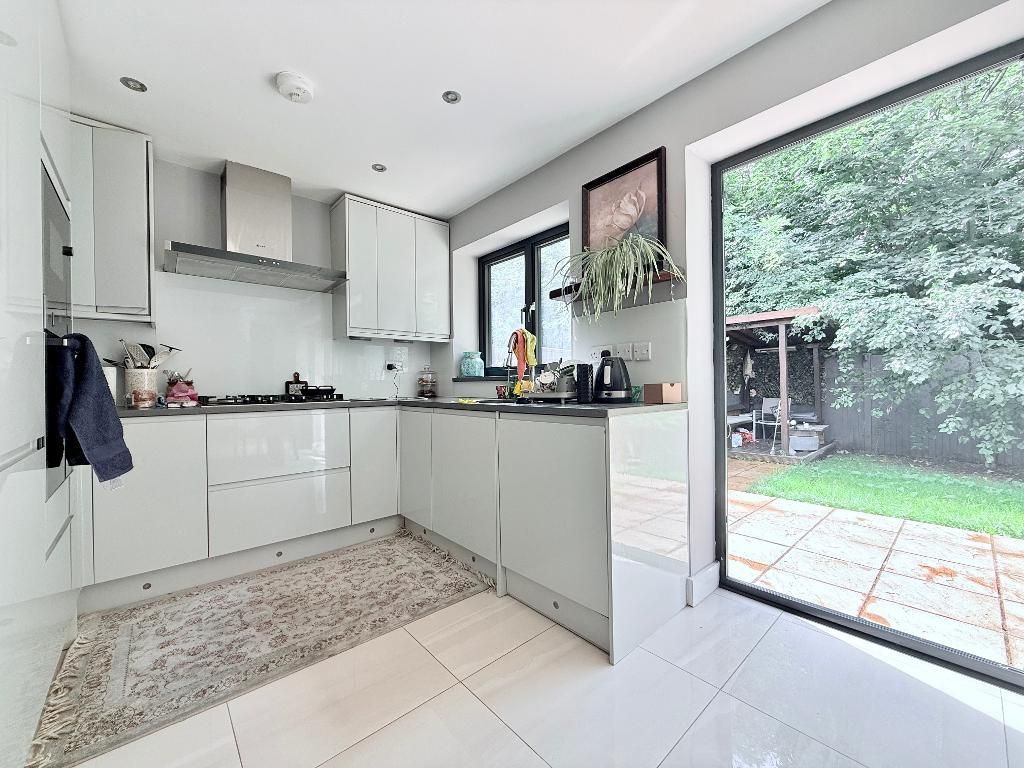 Property photo 3 of 11 Photo 3