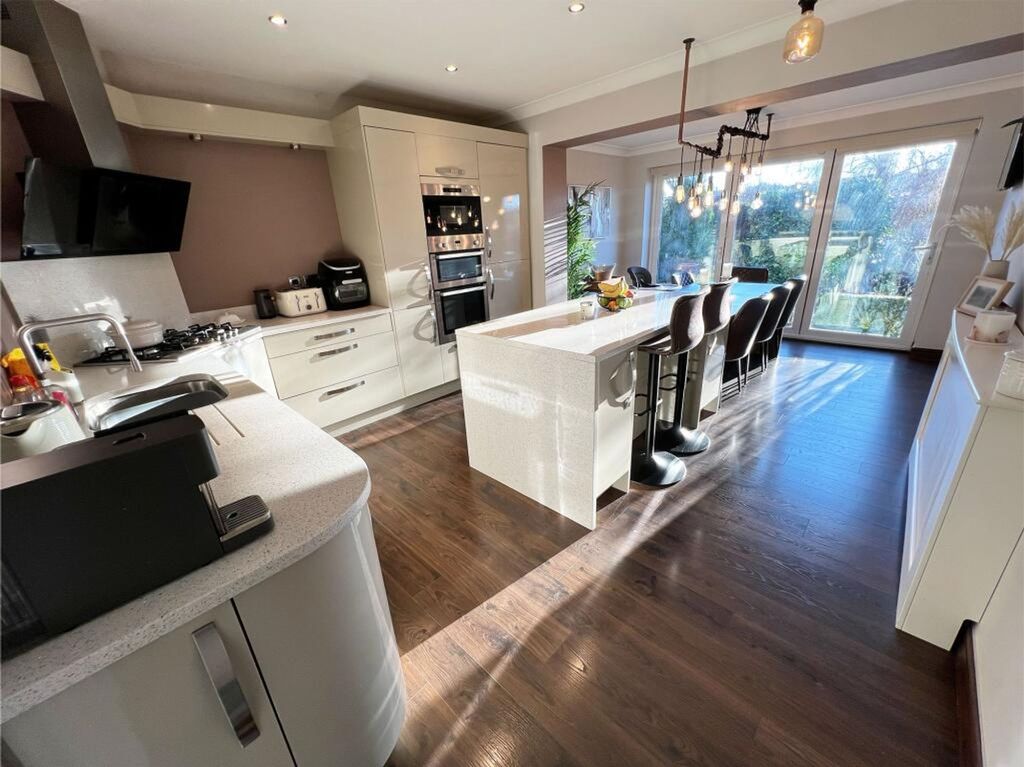 Property photo 3 of 42