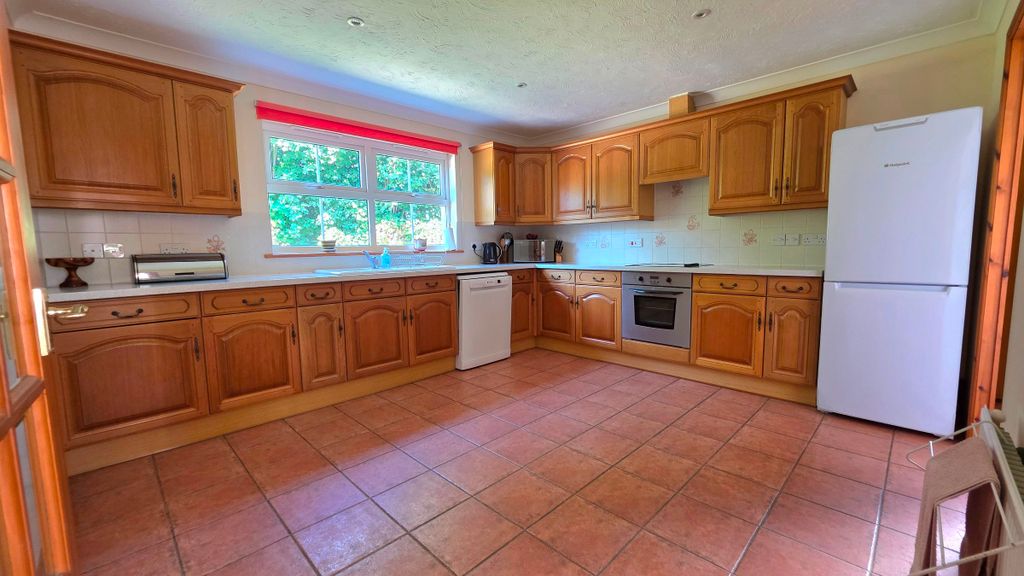 Property photo 3 of 24