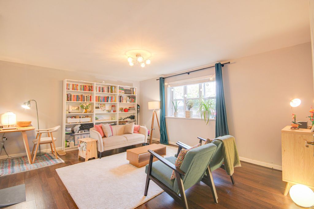 Property photo 2 of 12