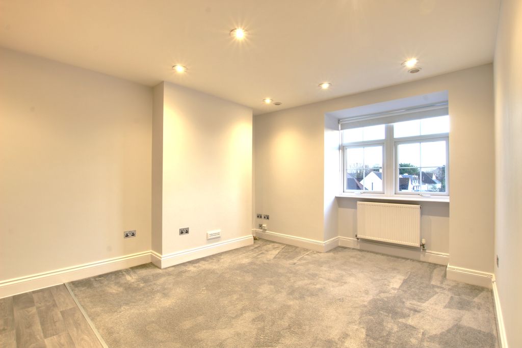 Property photo 2 of 7 2 Lounge Angle 1.Jpg