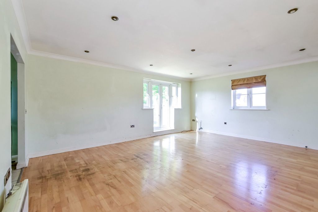 Property photo 3 of 16