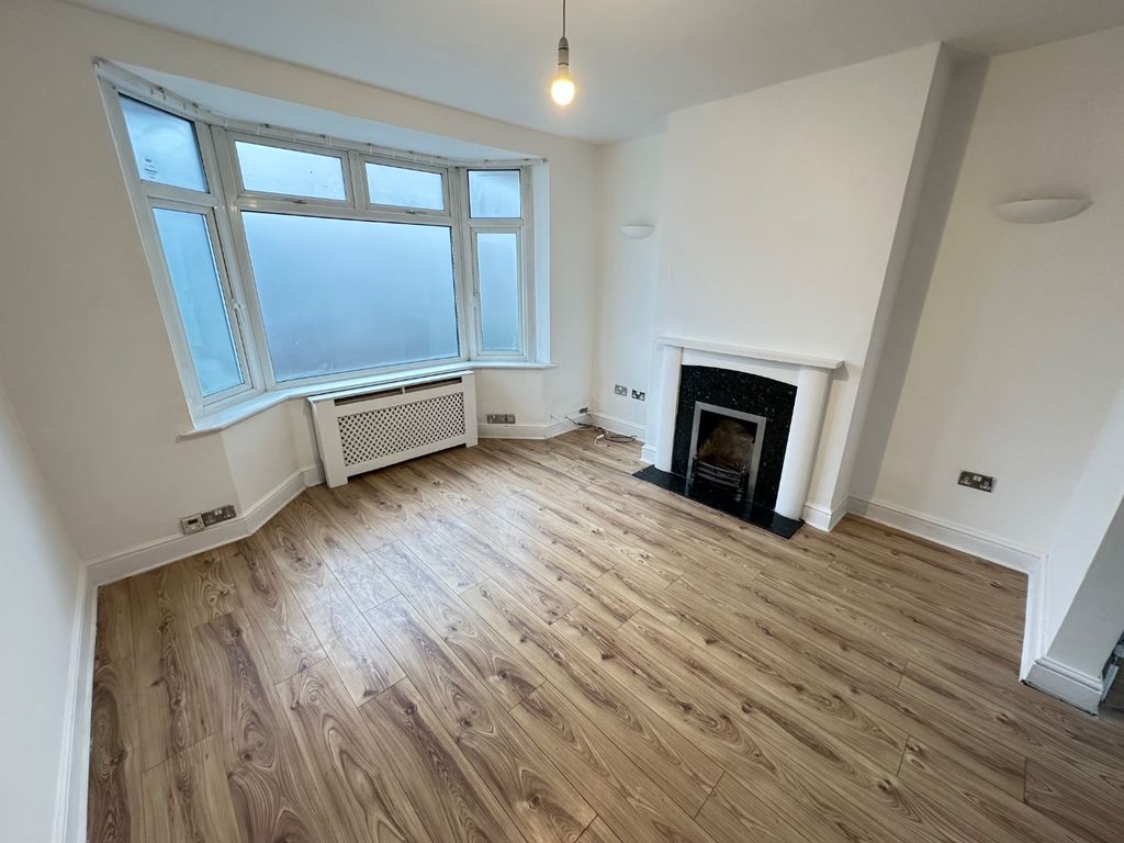 Property photo 2 of 10 4686141