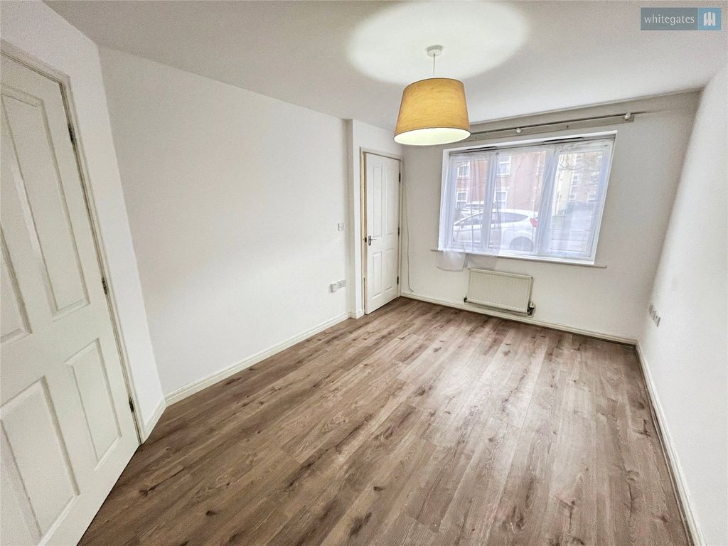 Property photo 2 of 14 Picture No. 19