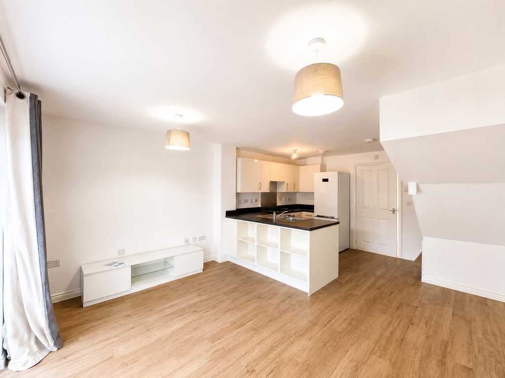 Property photo 3 of 9 Lounge/Kitchen