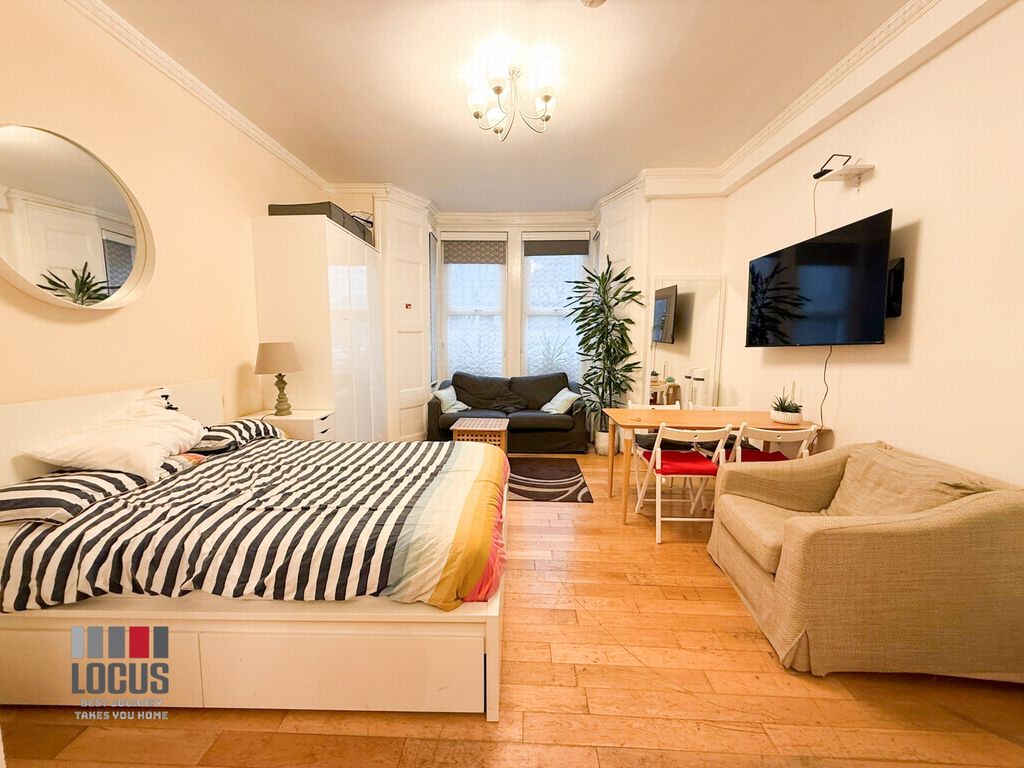 Property photo 1 of 4 Photo 4