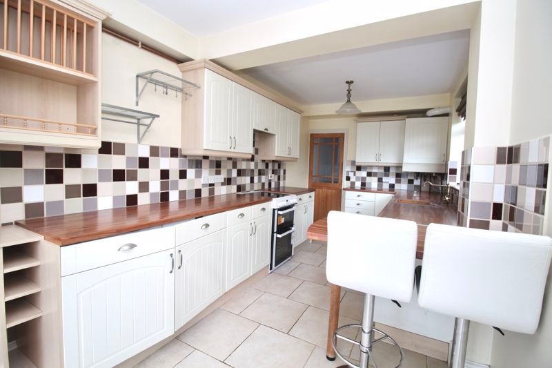 Property photo 3 of 14 Kitchen