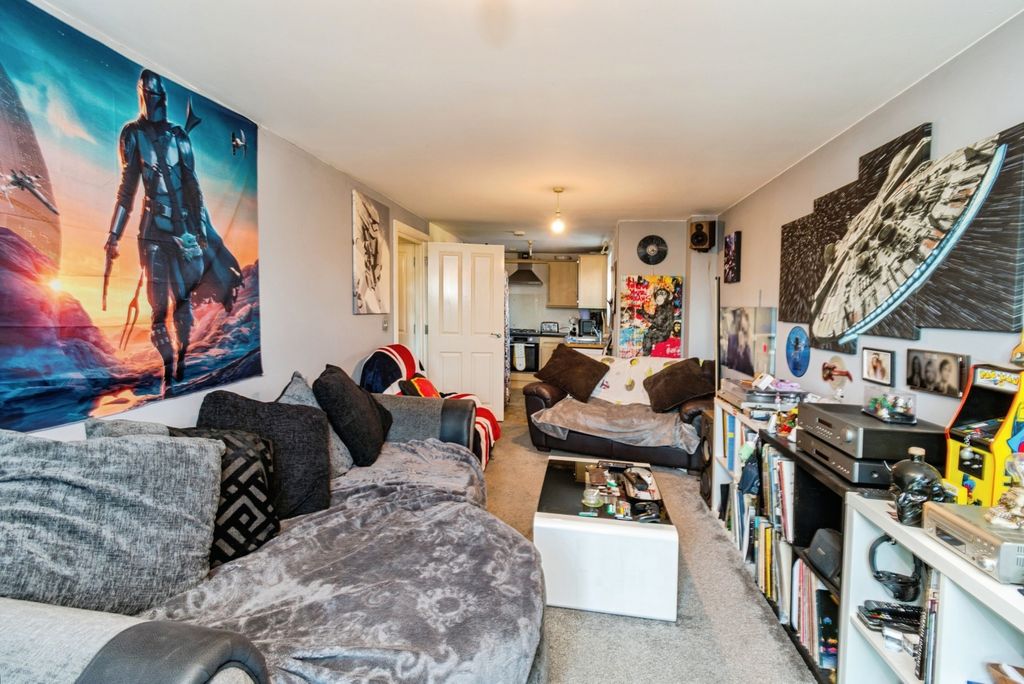 Property photo 3 of 17 Photo