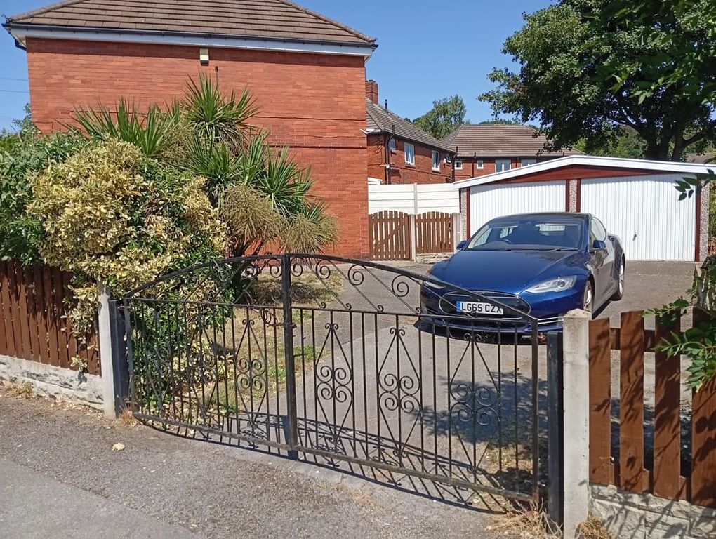 Property photo 2 of 21