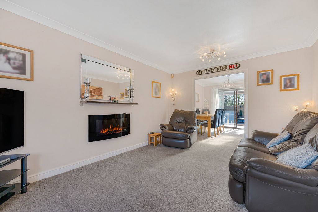 Property photo 3 of 37