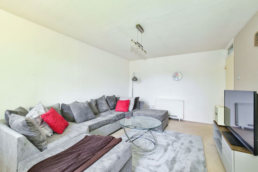 Property photo 3 of 13