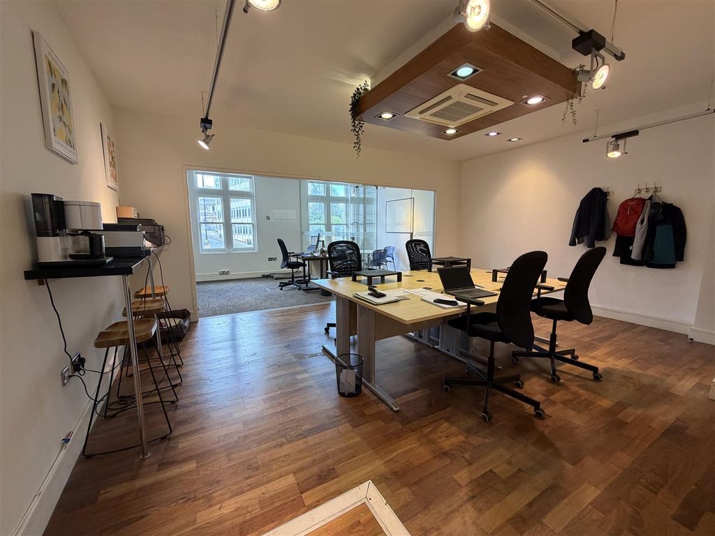 Property photo 1 of 10 Image00017.Jpeg