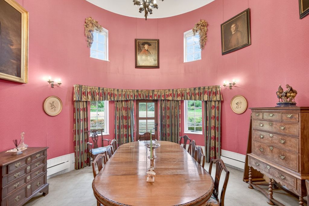 Property photo 3 of 26 Dining Room