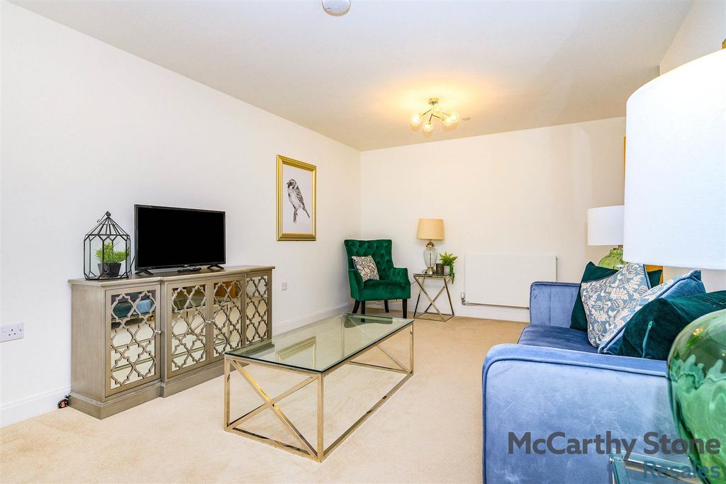 Additional image 19 of 2 bed flat for saleGreat North Road, Hatfield AL9