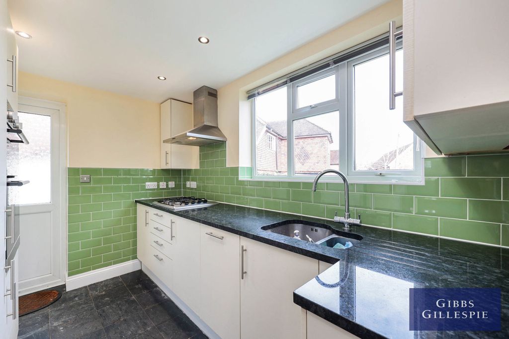 Property photo 2 of 10 Photo