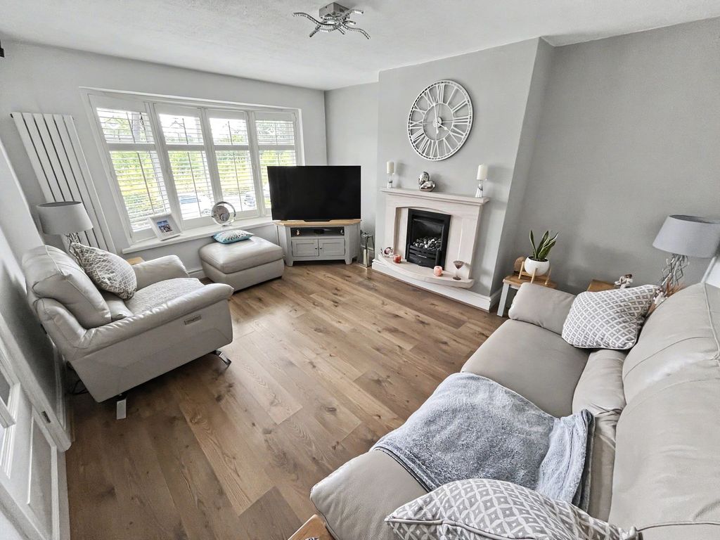 Property photo 3 of 39