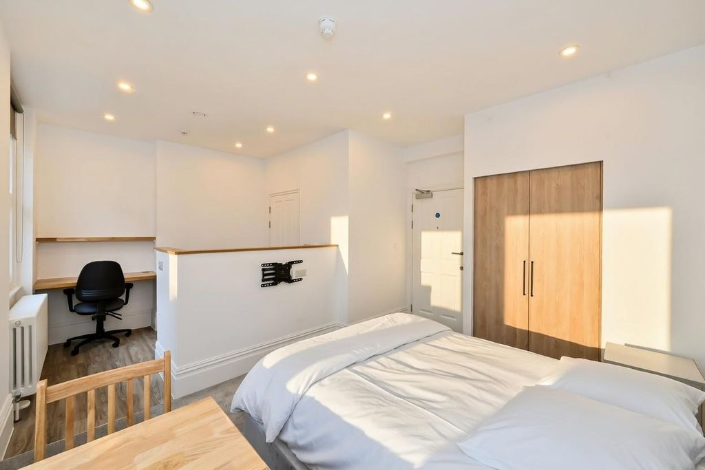 Property photo 2 of 10 Innternal 4.Jpg