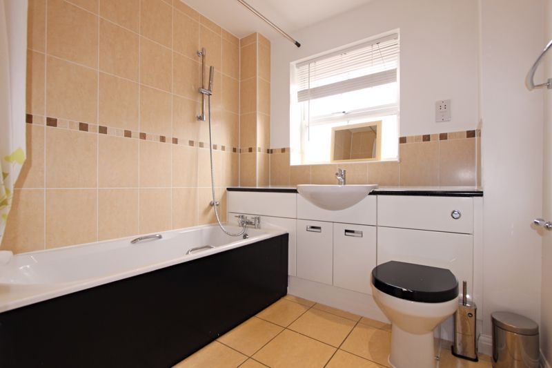 Property photo 3 of 12 Photo 4