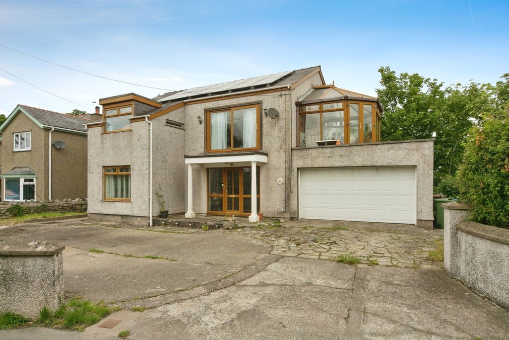 Property photo 1 of 18 Photo
