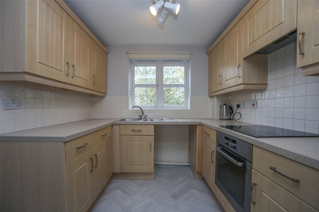 Property photo 3 of 11 Picture No. 18