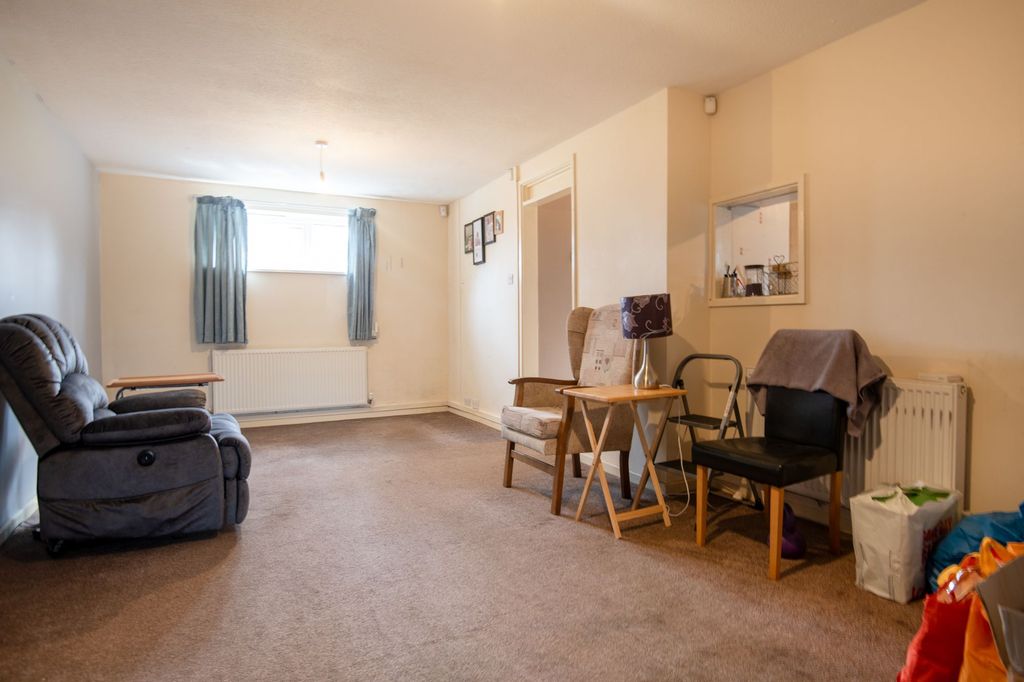 Property photo 3 of 18