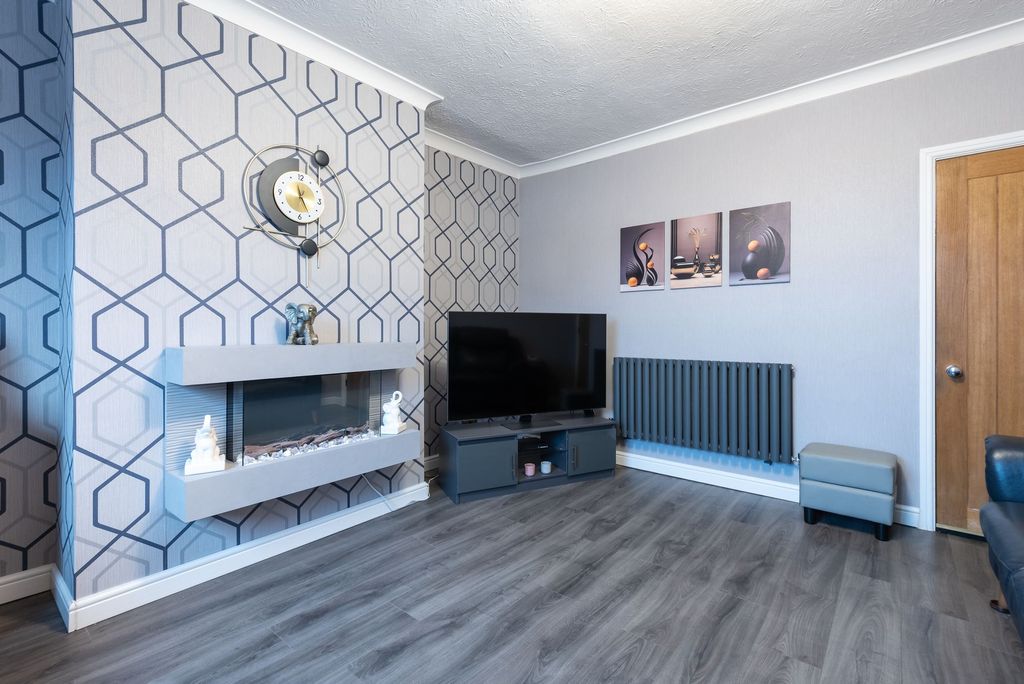 Property photo 2 of 25 Lounge