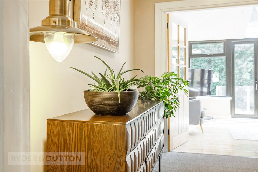 Property photo 2 of 37 Sitting Room