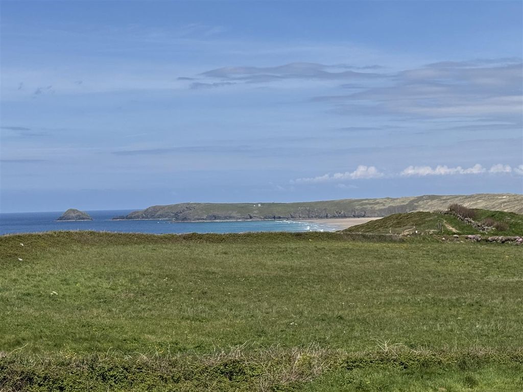 Property photo 2 of 20 Sea Views